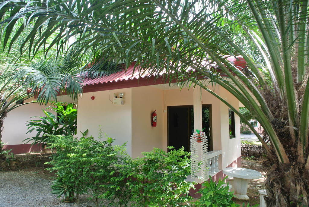 Bantatuk Resort & Restaurant Ban Tha Khun Exterior photo