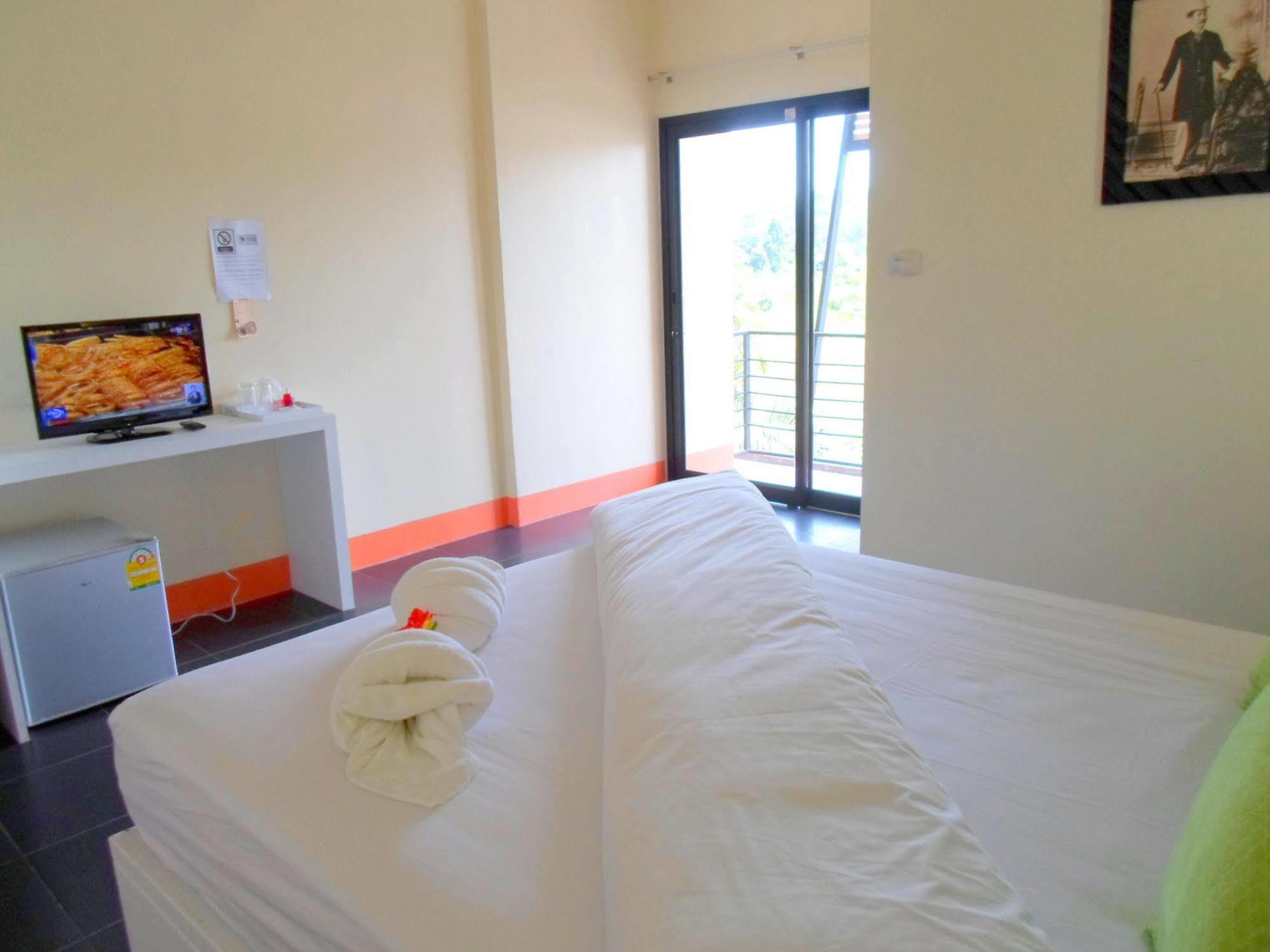 Bantatuk Resort & Restaurant Ban Tha Khun Exterior photo