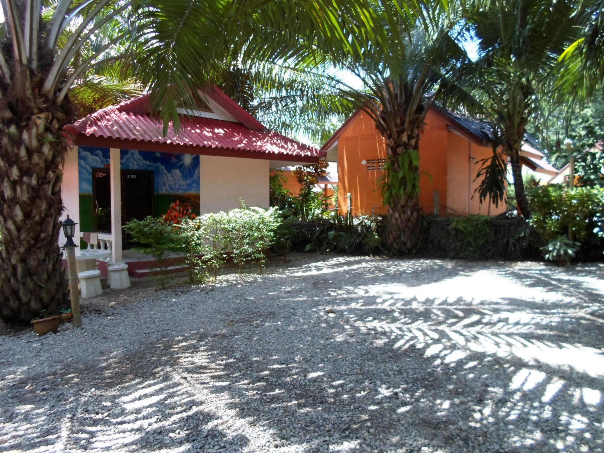 Bantatuk Resort & Restaurant Ban Tha Khun Exterior photo