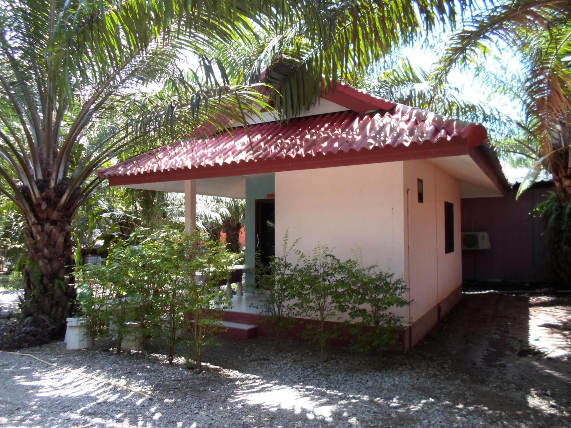 Bantatuk Resort & Restaurant Ban Tha Khun Exterior photo